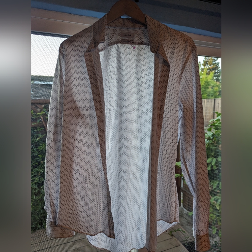 Calvin Klein LS button up, L